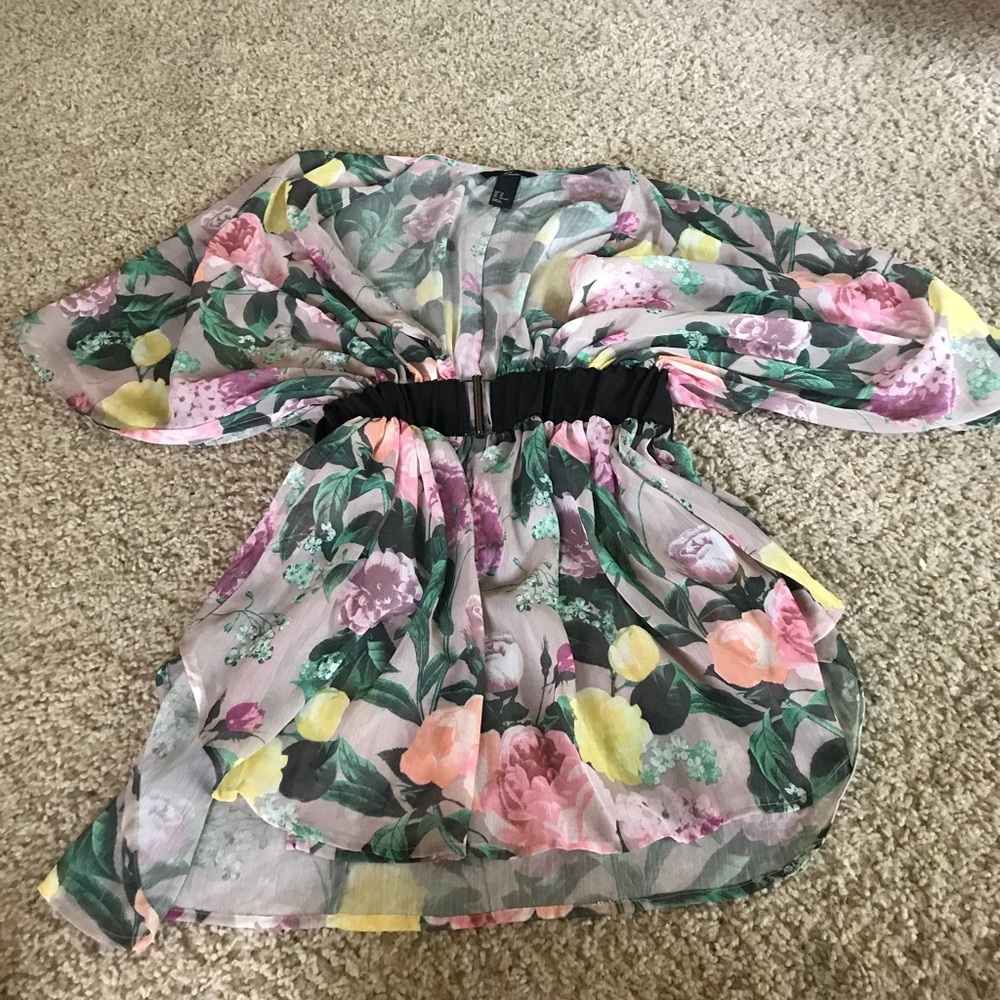 Floral cover shirt with belt